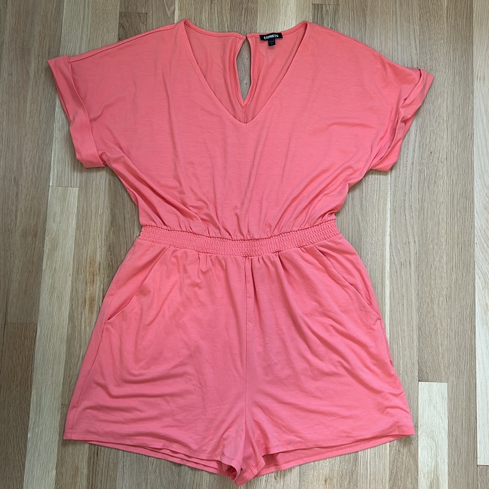 Express Soft V-Neck Coral Romper 
Casual Comfy Stretchy Lounge Soft
Size Large